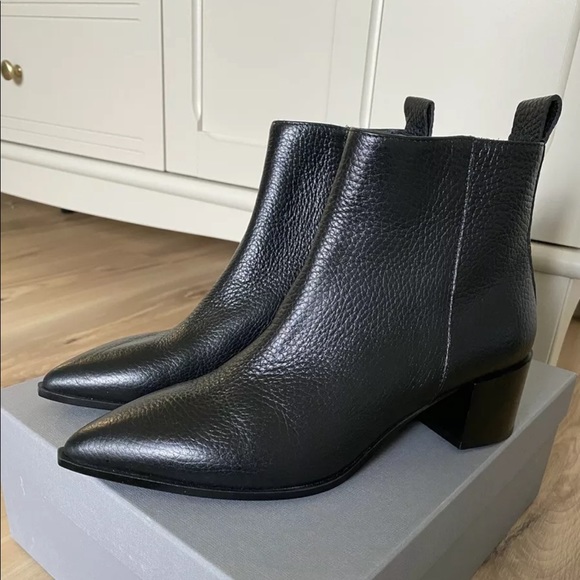 Everlane Shoes - EVERLANE - The Boss Boot Pebbled Black, size 7